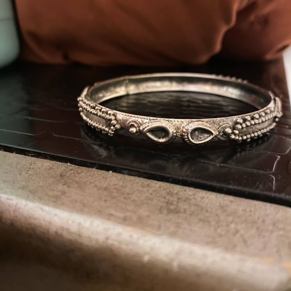 Heavy bracelet Silver pretty details from Barcelona Spain